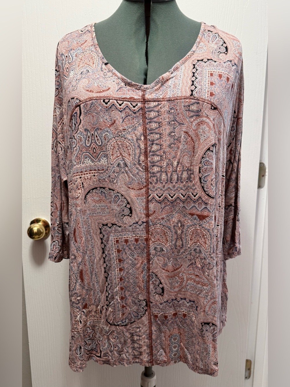 Artisan NY Paisley Print Tunic Top Stretch Knit  Soft Blush Multi Color Size 2X